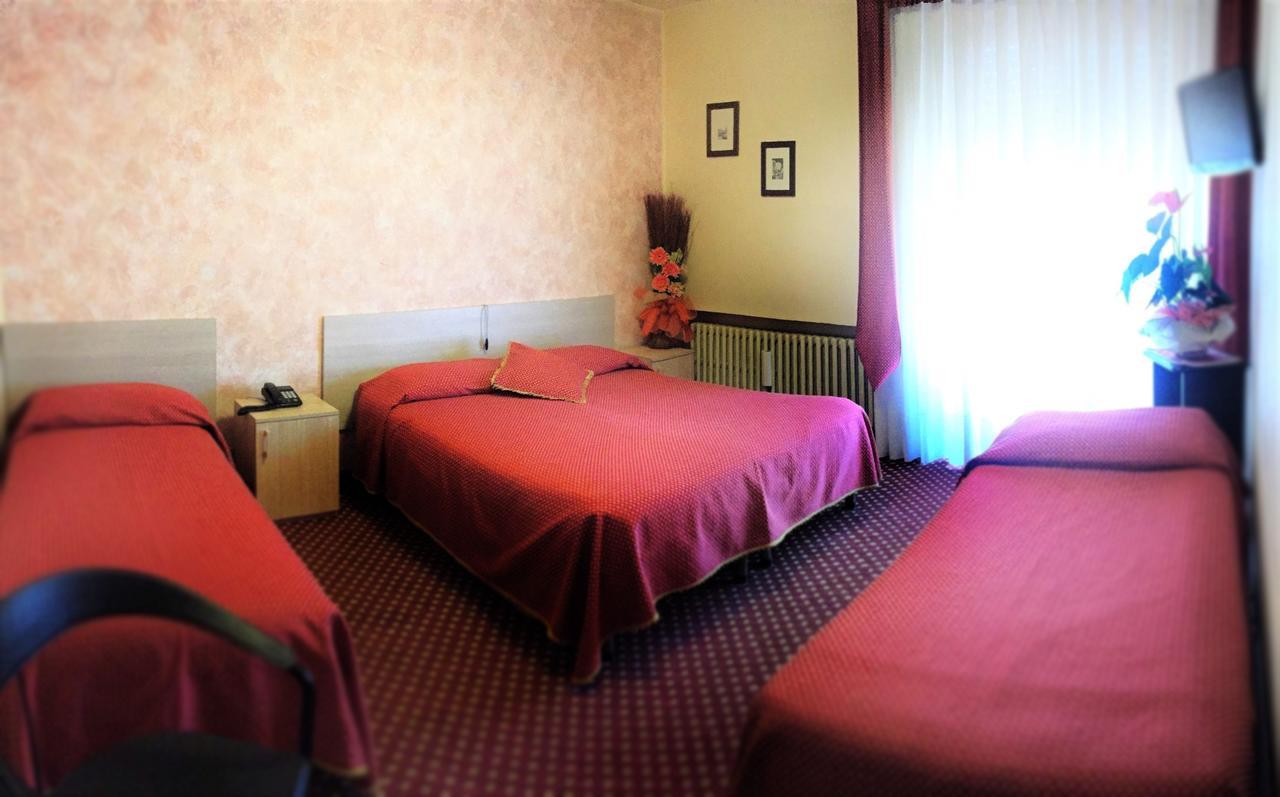 Hotel Belvedere Роана Экстерьер фото