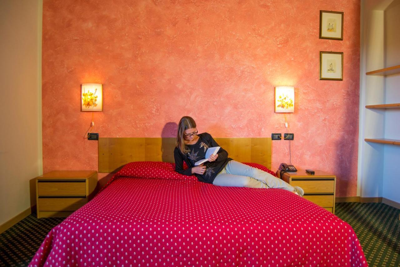 Hotel Belvedere Роана Экстерьер фото